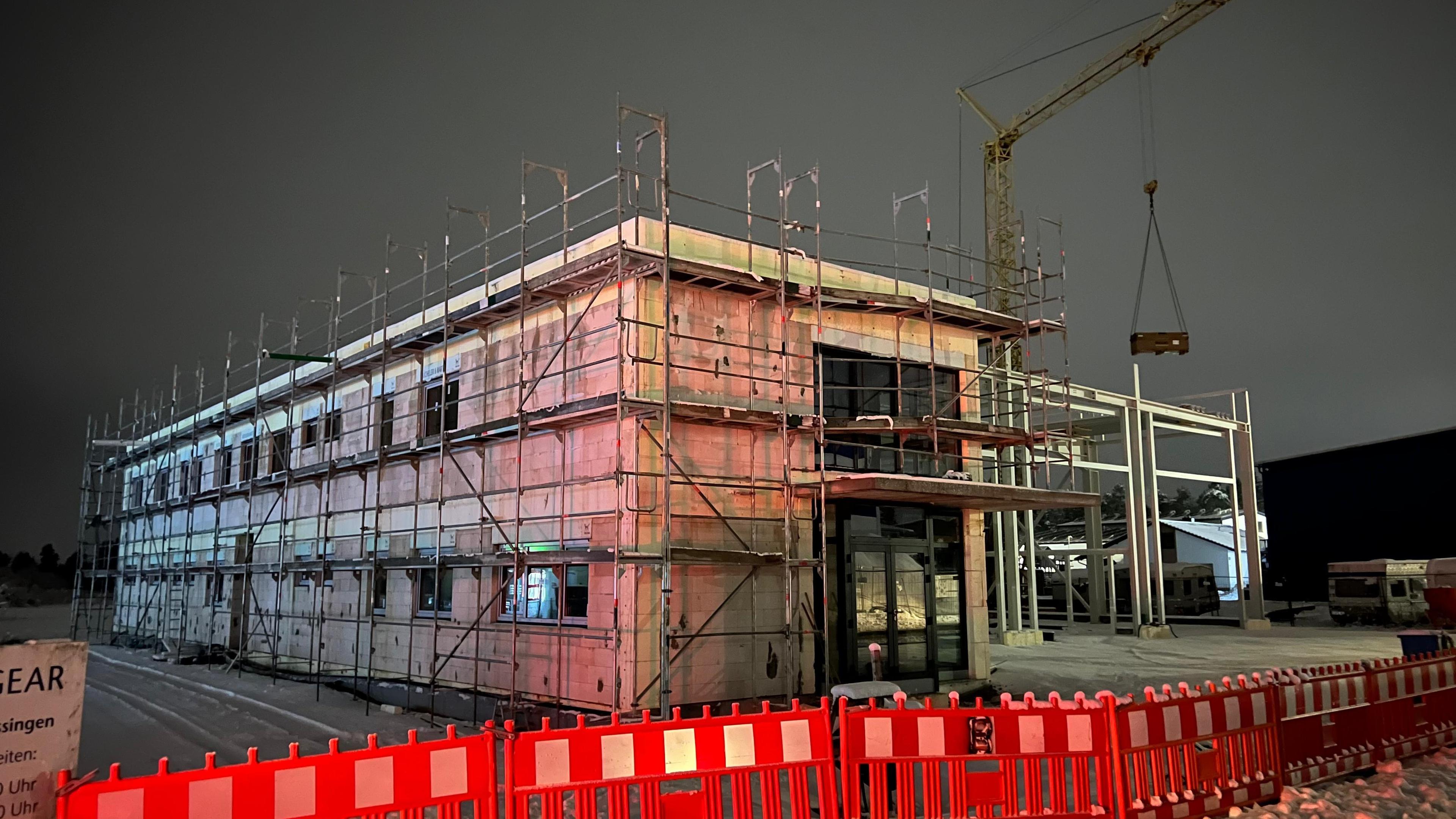 Moderne Eingangstür mit Sicherheitsglas